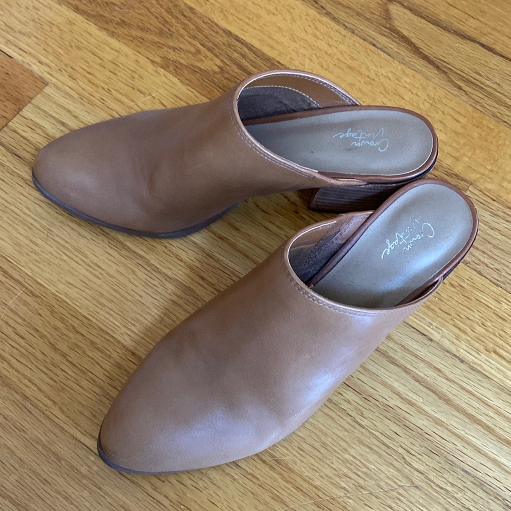 Crown Vintage Leather heeled Mules